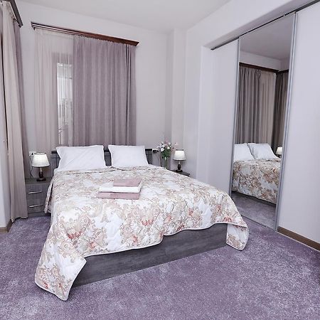 The Yard Hotel Yerevan Bagian luar foto