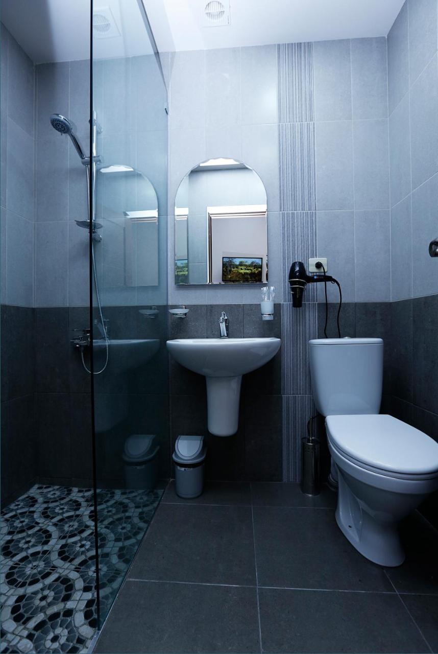 The Yard Hotel Yerevan Bagian luar foto