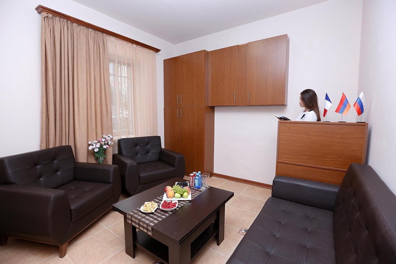 The Yard Hotel Yerevan Bagian luar foto