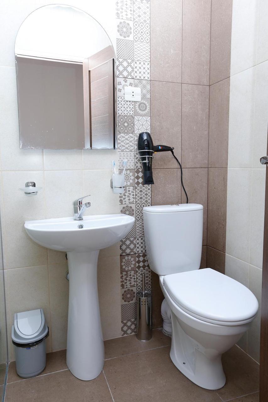 The Yard Hotel Yerevan Bagian luar foto