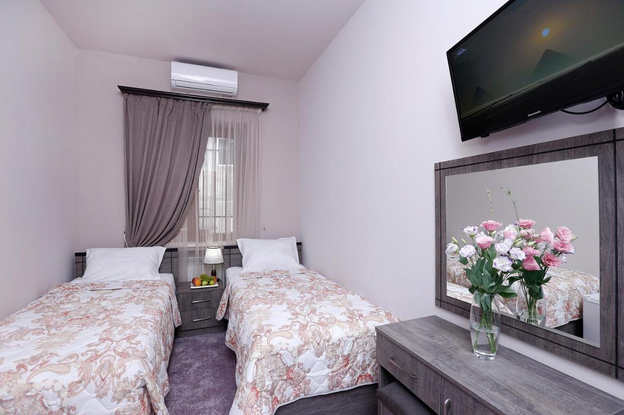 The Yard Hotel Yerevan Bagian luar foto
